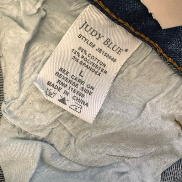 Judy Blue Women’s High Waisted Distressed Daisy Patchwork Denim Shorts! NWT Sz L - Picture 6 of 12